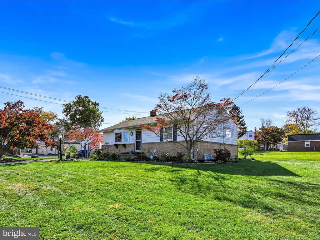 Photo of 2 Dennis Drive, WILLOW STREET, PA 17584 (MLS # PALA2067042)