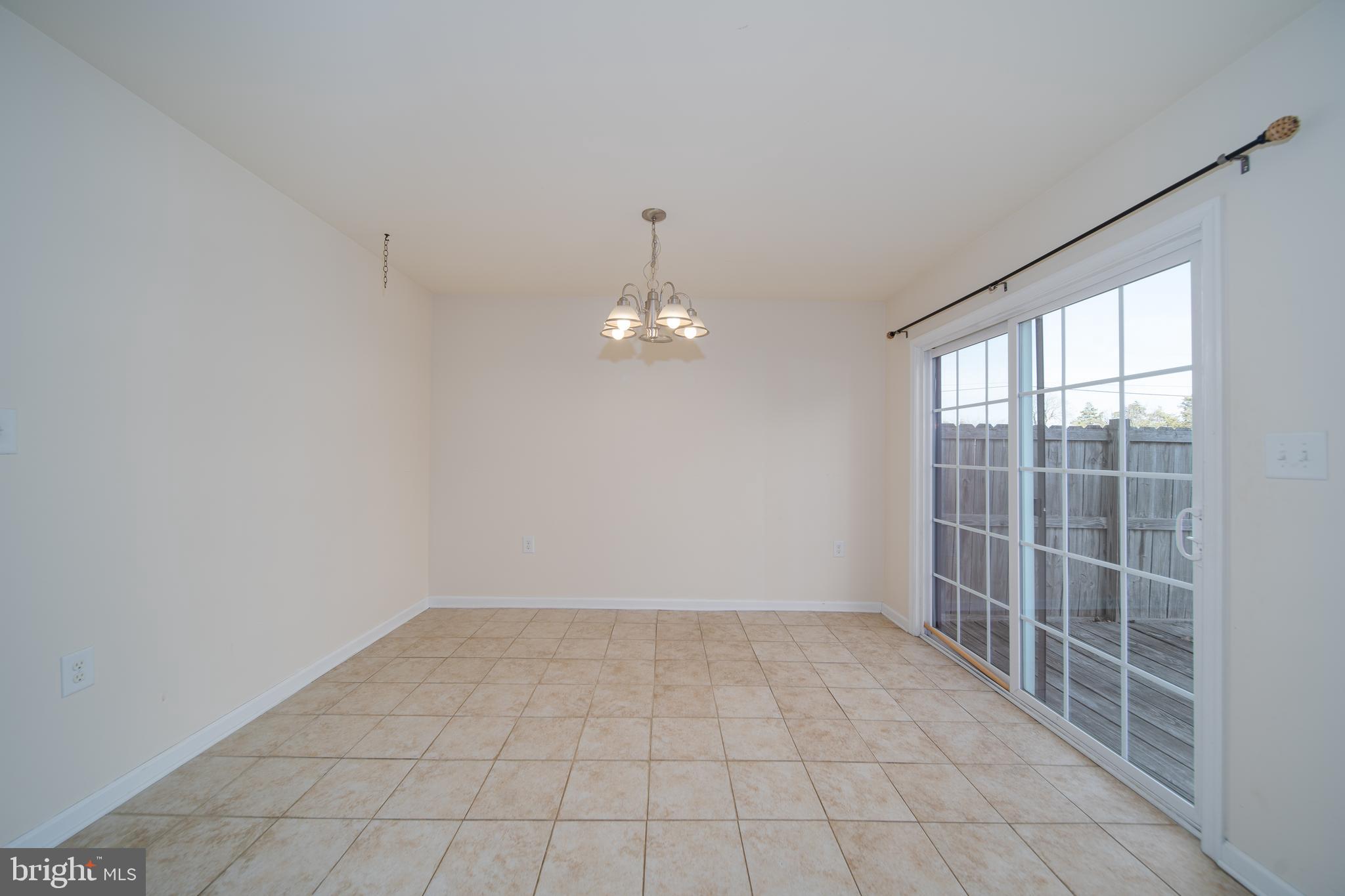 THE TOWNES AT OAKHURST - Residential