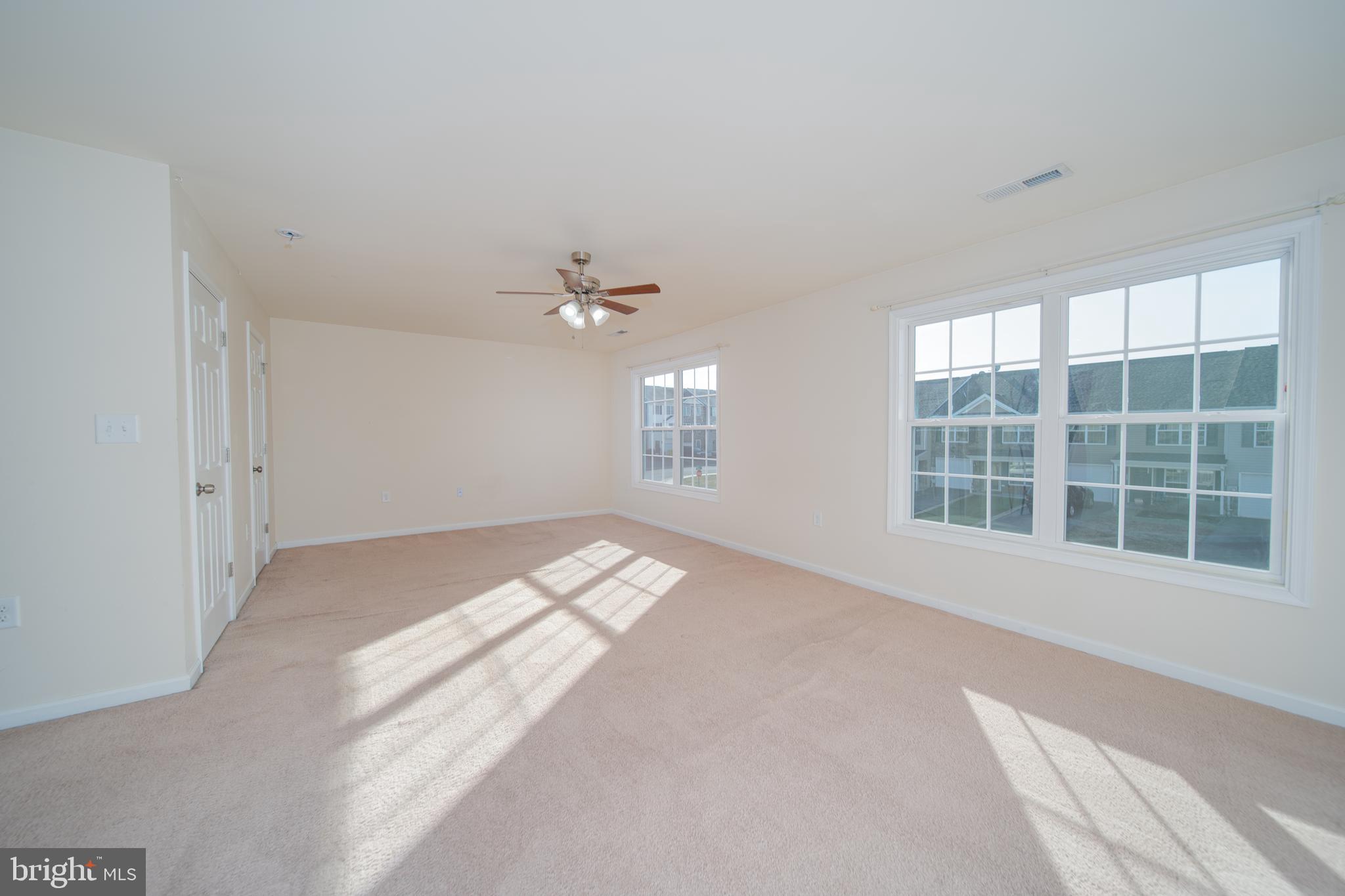 THE TOWNES AT OAKHURST - Residential