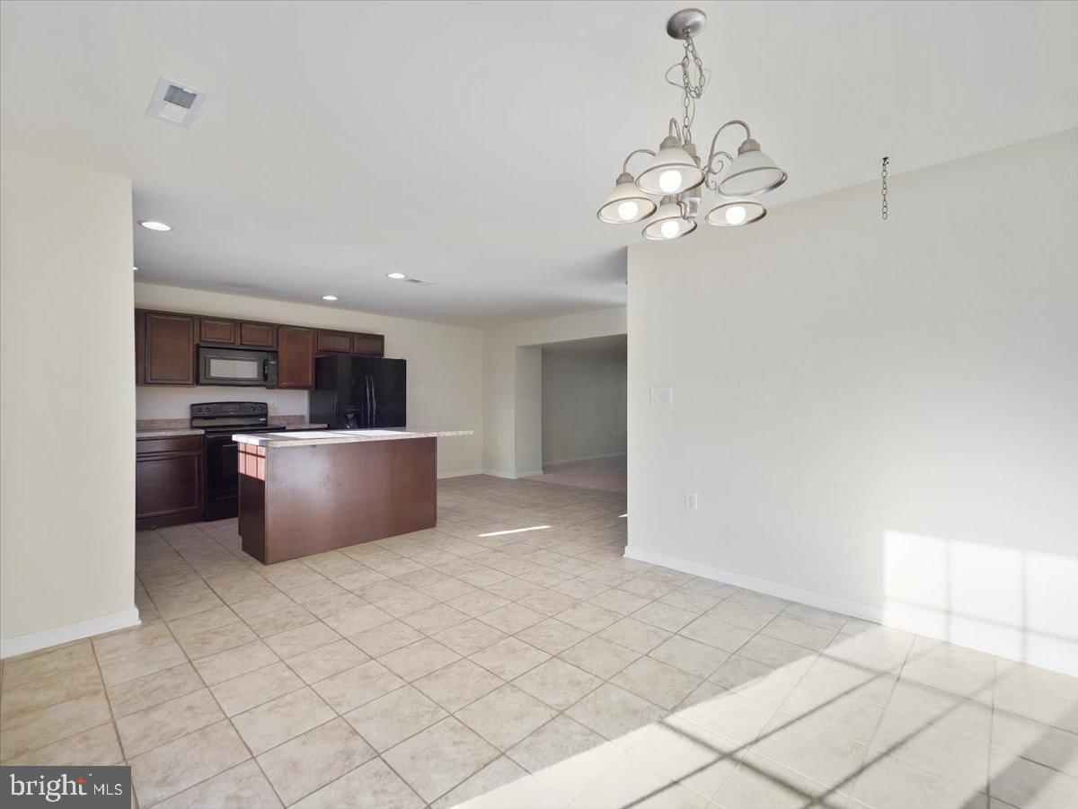 THE TOWNES AT OAKHURST - Residential