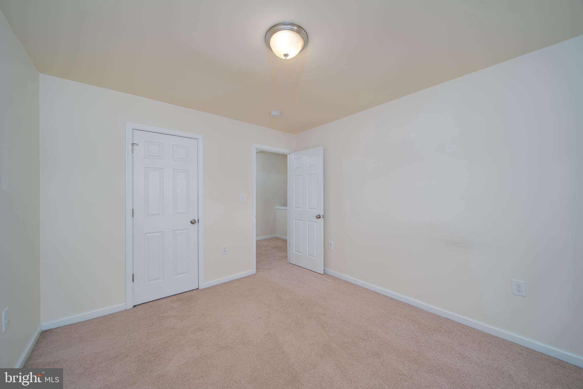 THE TOWNES AT OAKHURST - Residential