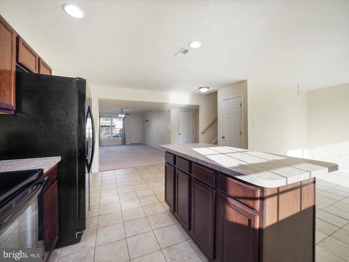 THE TOWNES AT OAKHURST - Residential