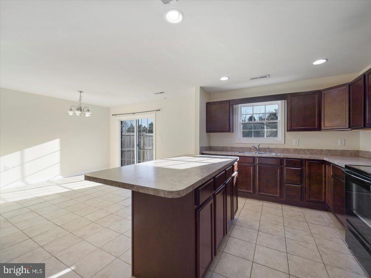 THE TOWNES AT OAKHURST - Residential