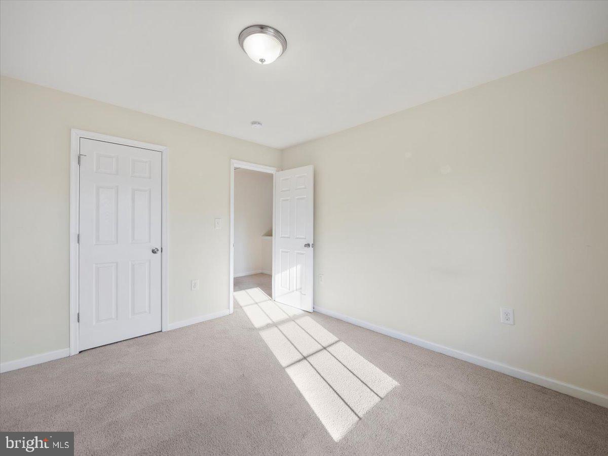 THE TOWNES AT OAKHURST - Residential