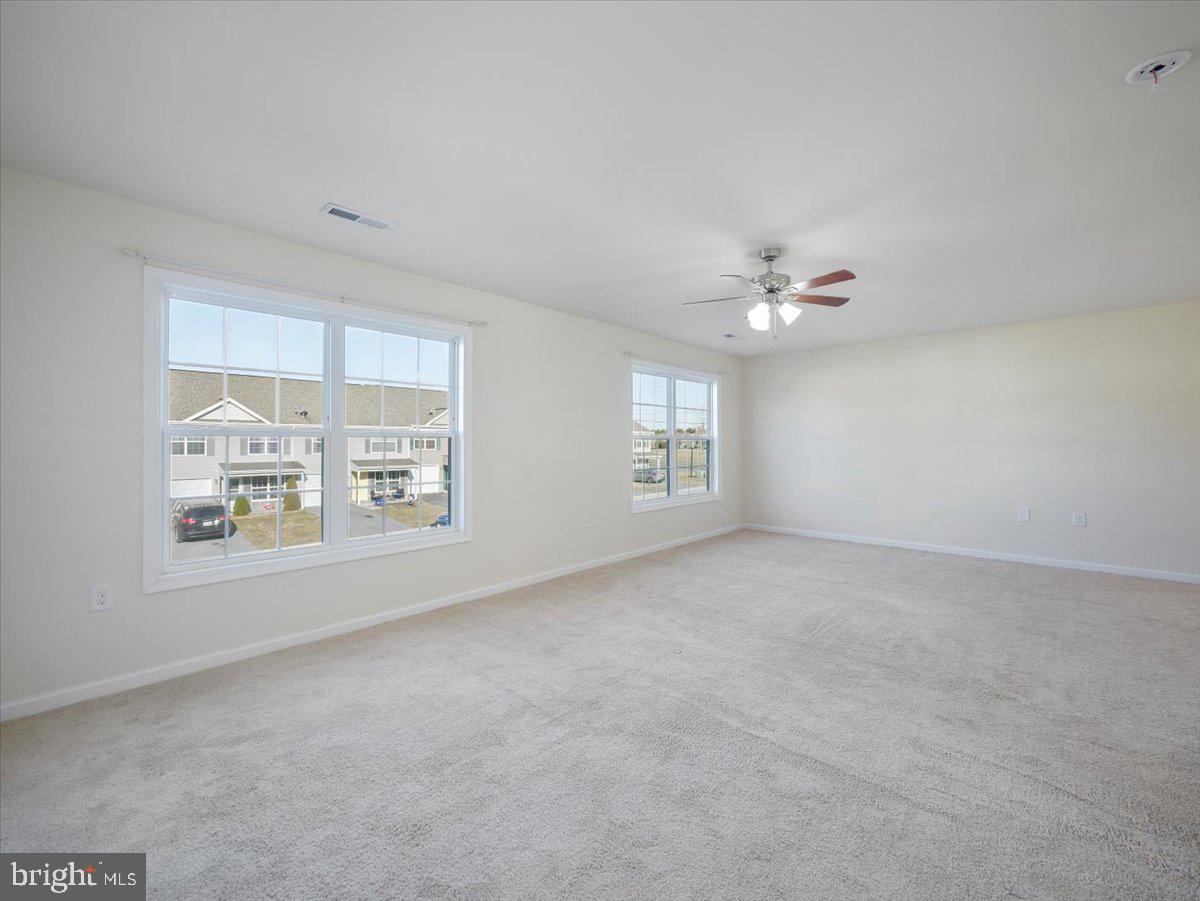 THE TOWNES AT OAKHURST - Residential