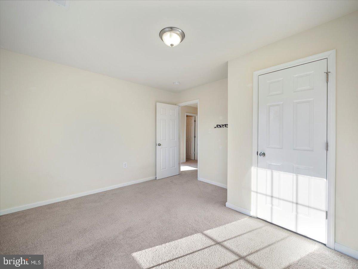 THE TOWNES AT OAKHURST - Residential