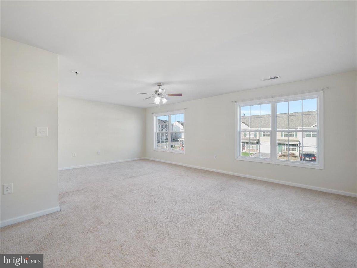 THE TOWNES AT OAKHURST - Residential