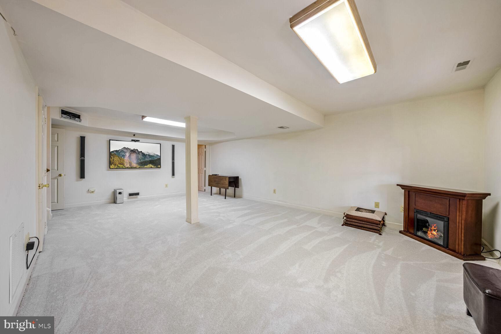 CROSSPOINTE - Residential