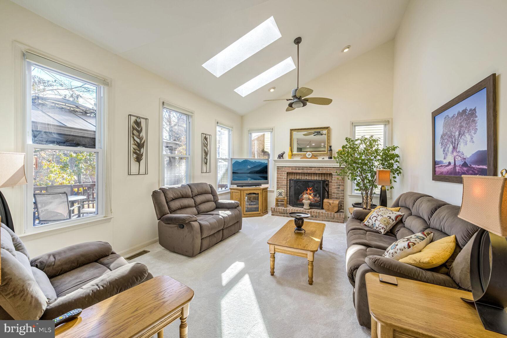 CROSSPOINTE - Residential