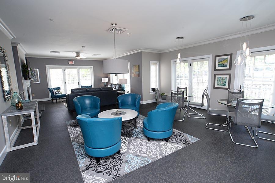 WELLINGTON EAGLEVIEW - Residential
