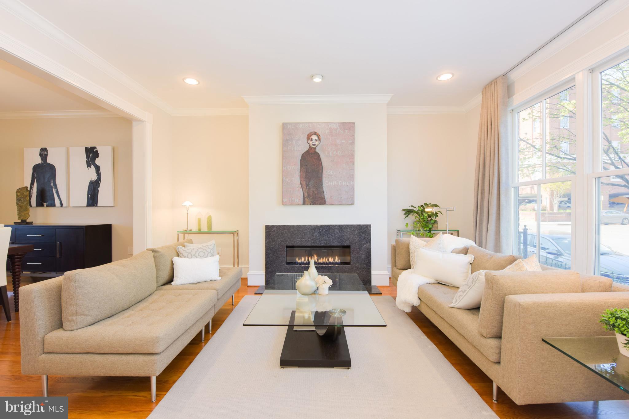 QUEENS ROW - Residential