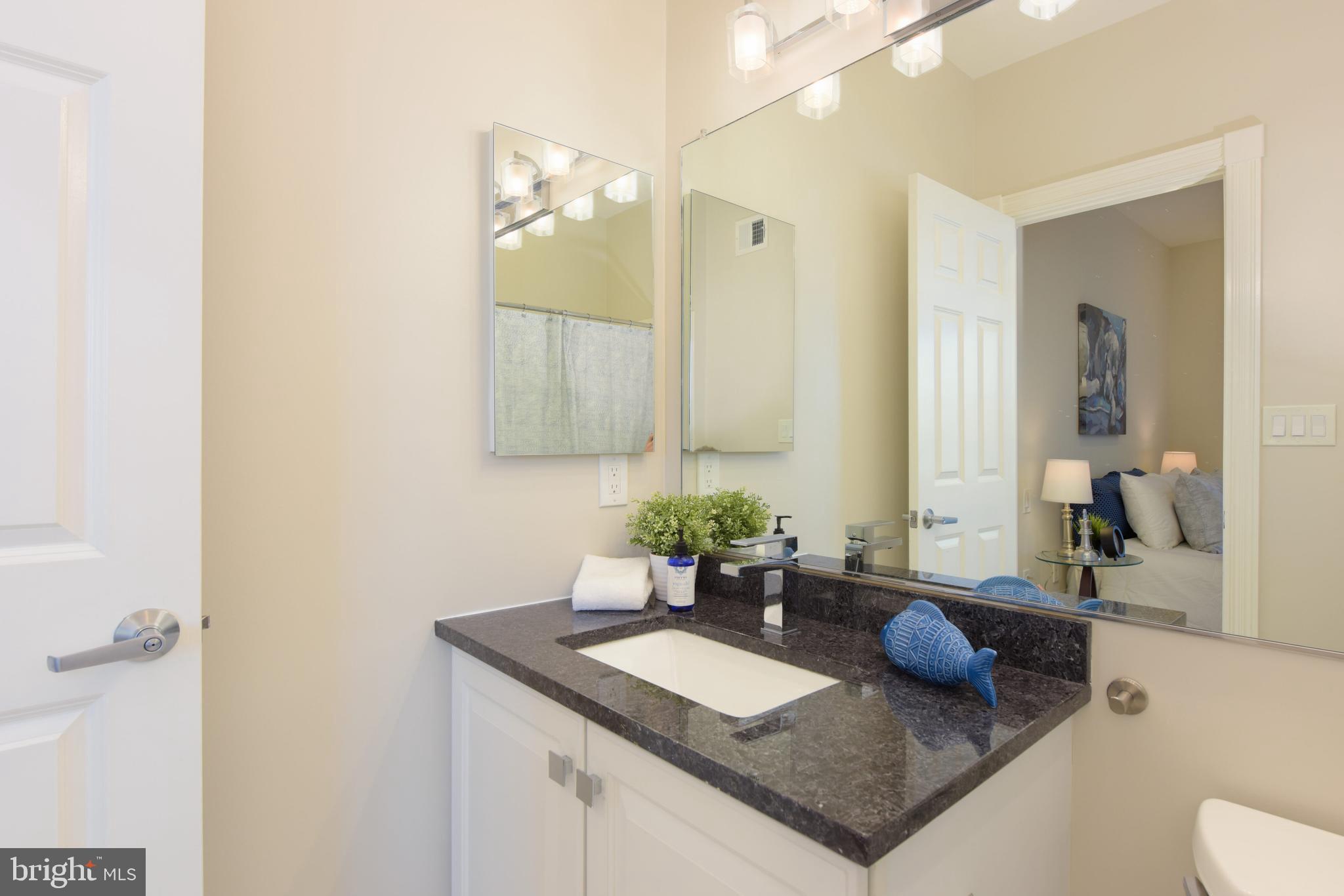 QUEENS ROW - Residential