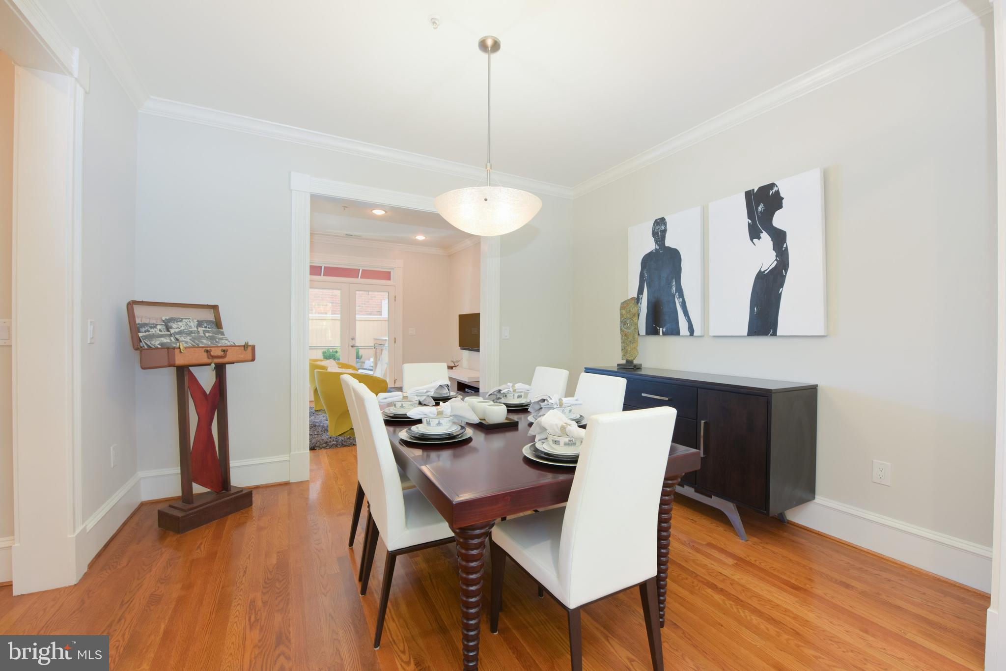 QUEENS ROW - Residential