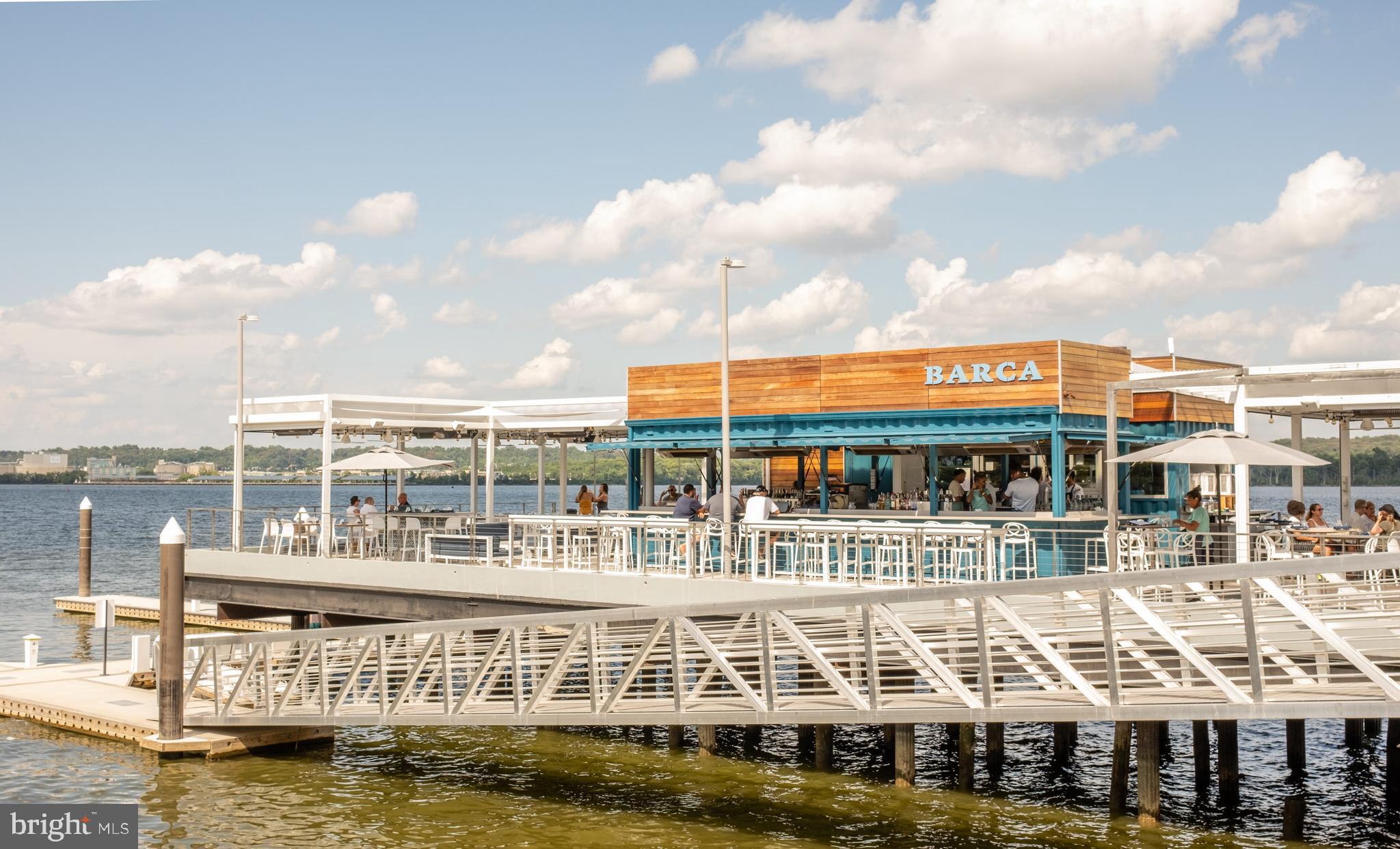 QUEENS ROW - Residential