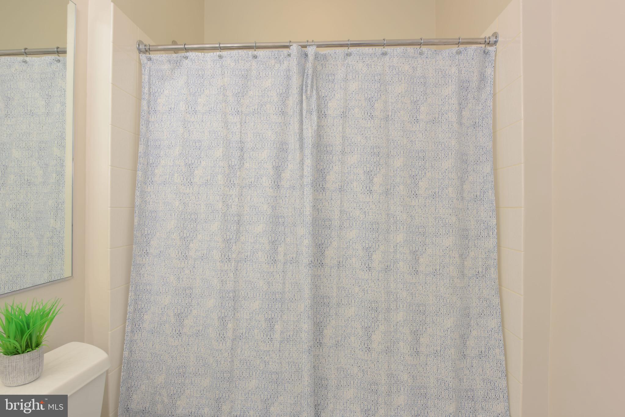 QUEENS ROW - Residential