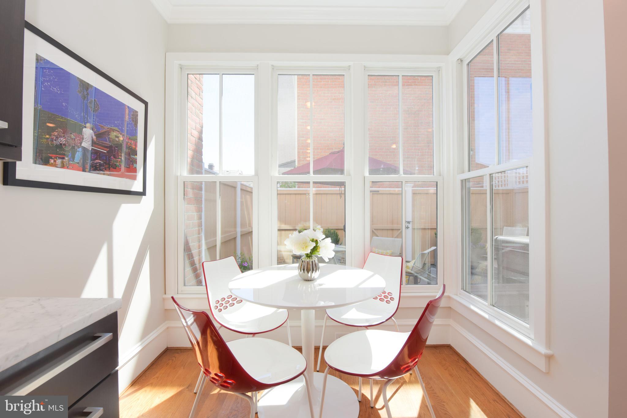 QUEENS ROW - Residential