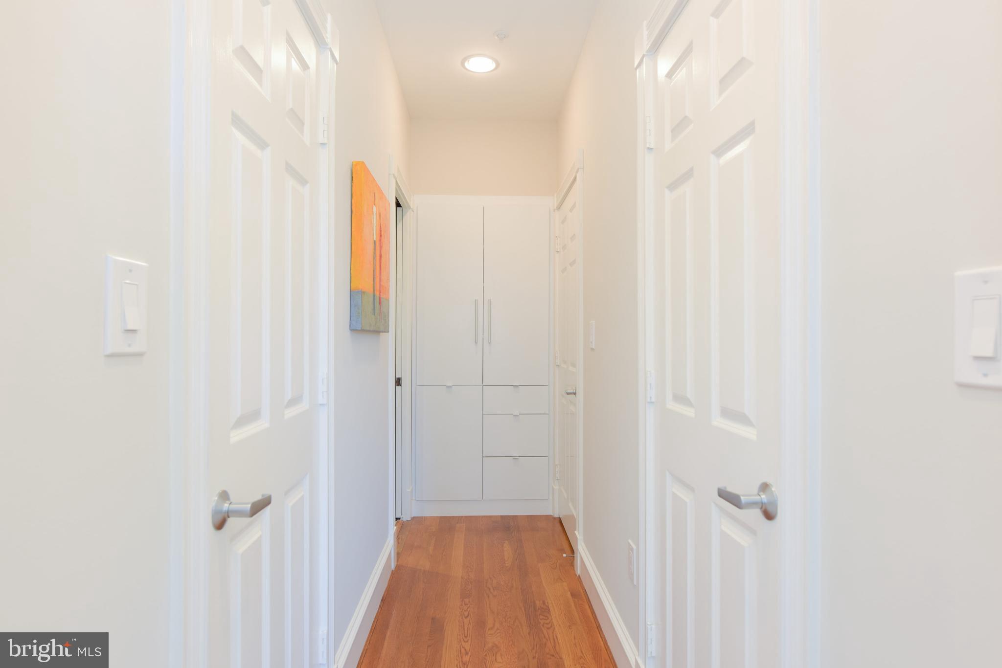 QUEENS ROW - Residential