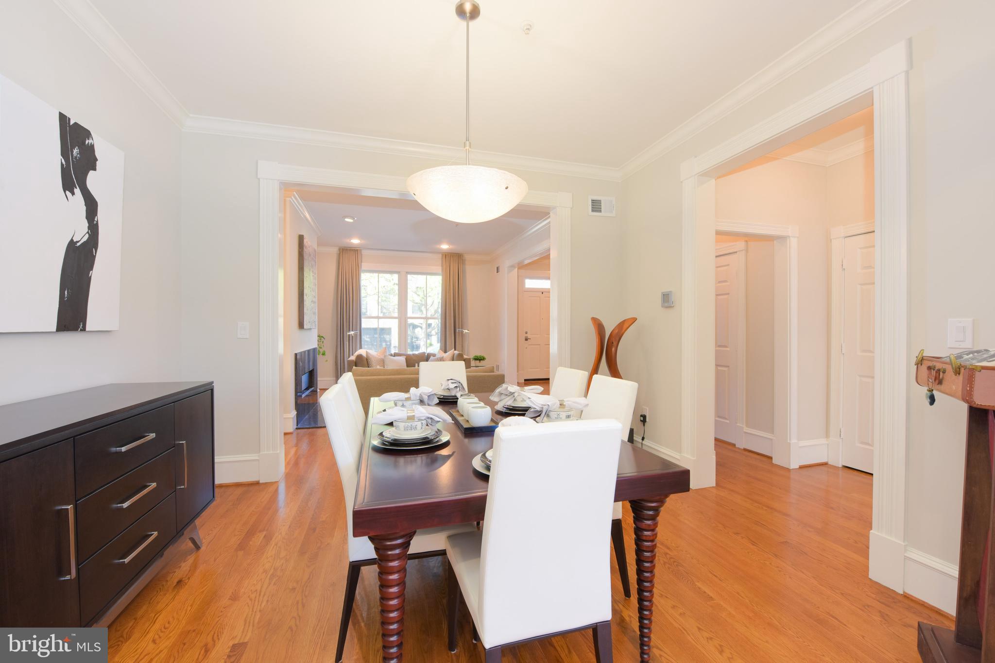 QUEENS ROW - Residential