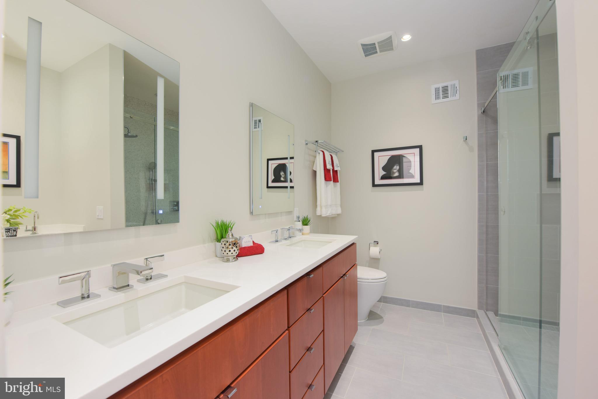 QUEENS ROW - Residential