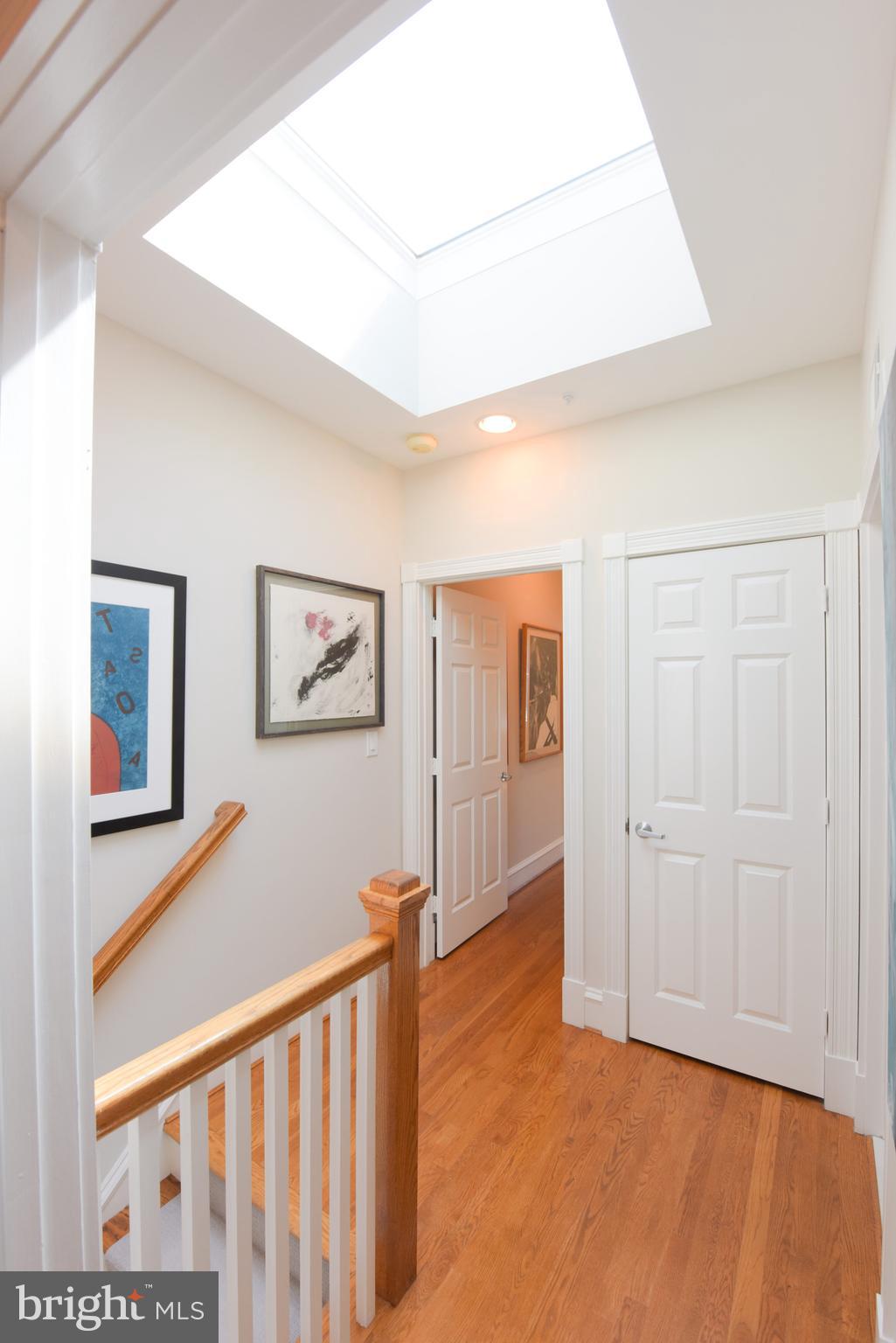 QUEENS ROW - Residential