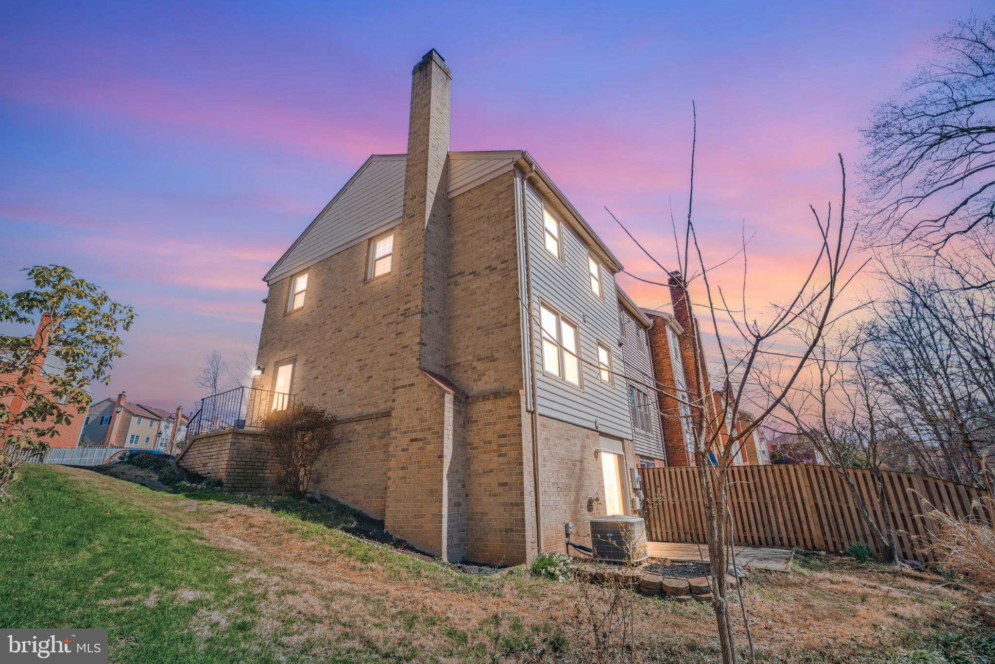 LAKEPOINTE - Residential