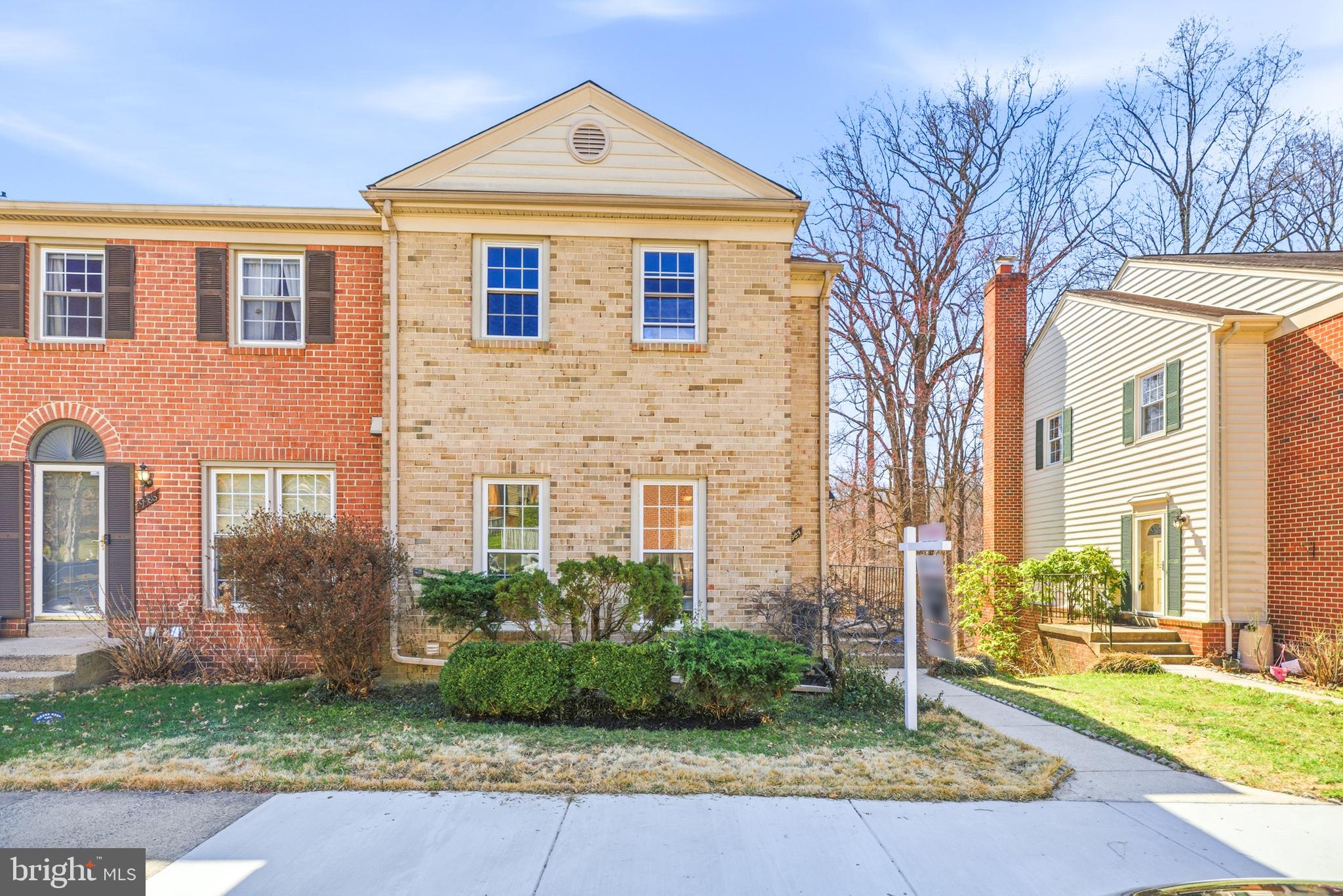 LAKEPOINTE - Residential