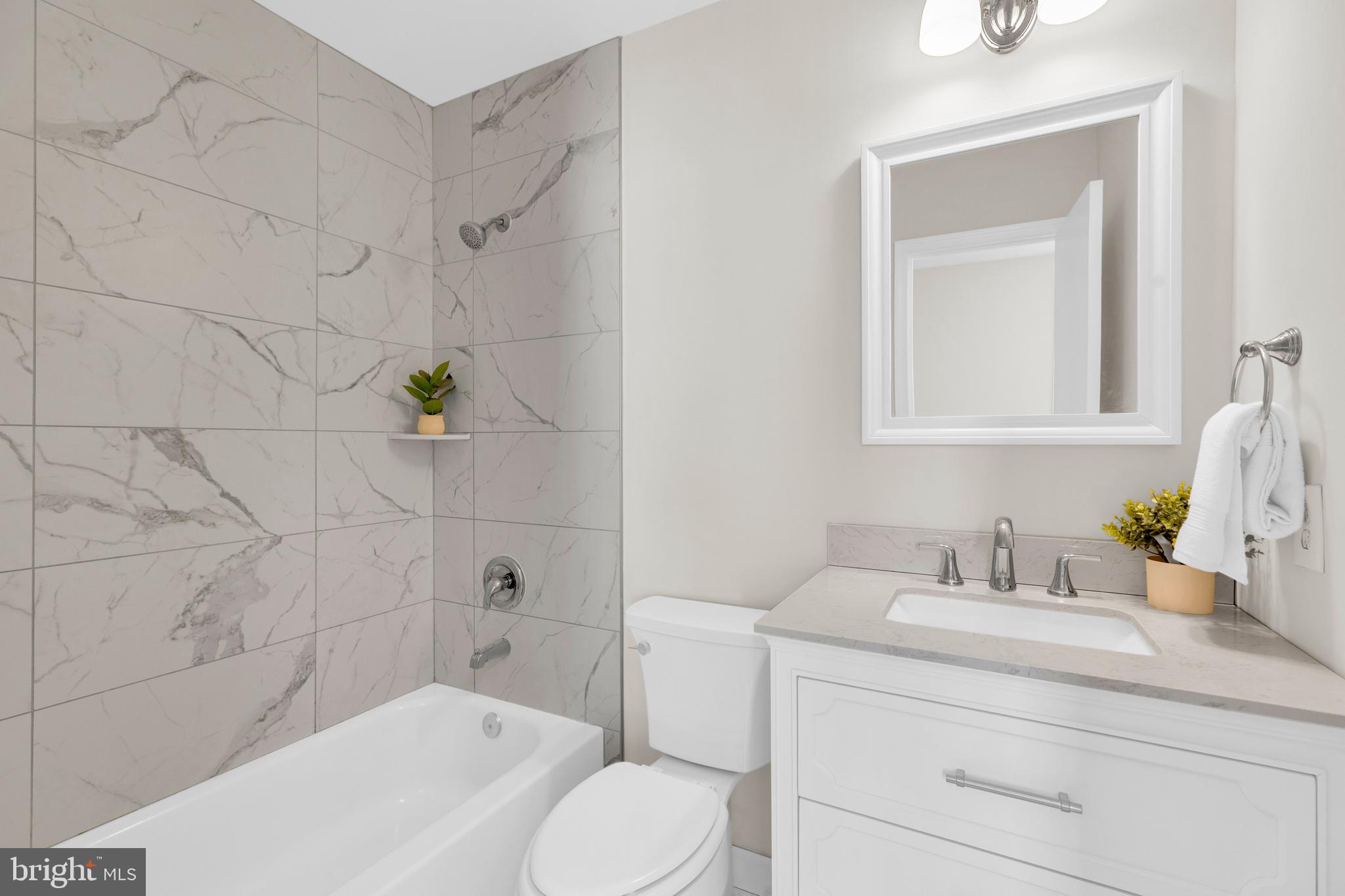 LAKEPOINTE - Residential