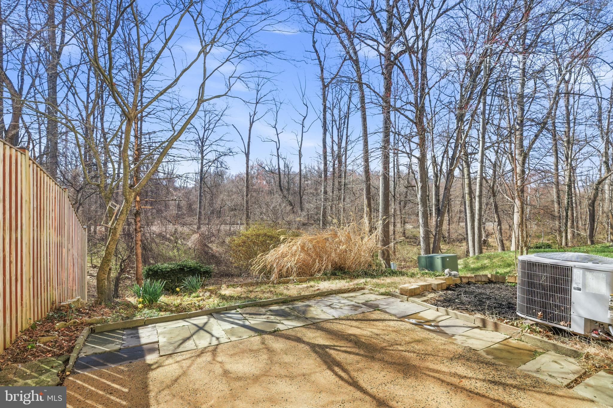 LAKEPOINTE - Residential