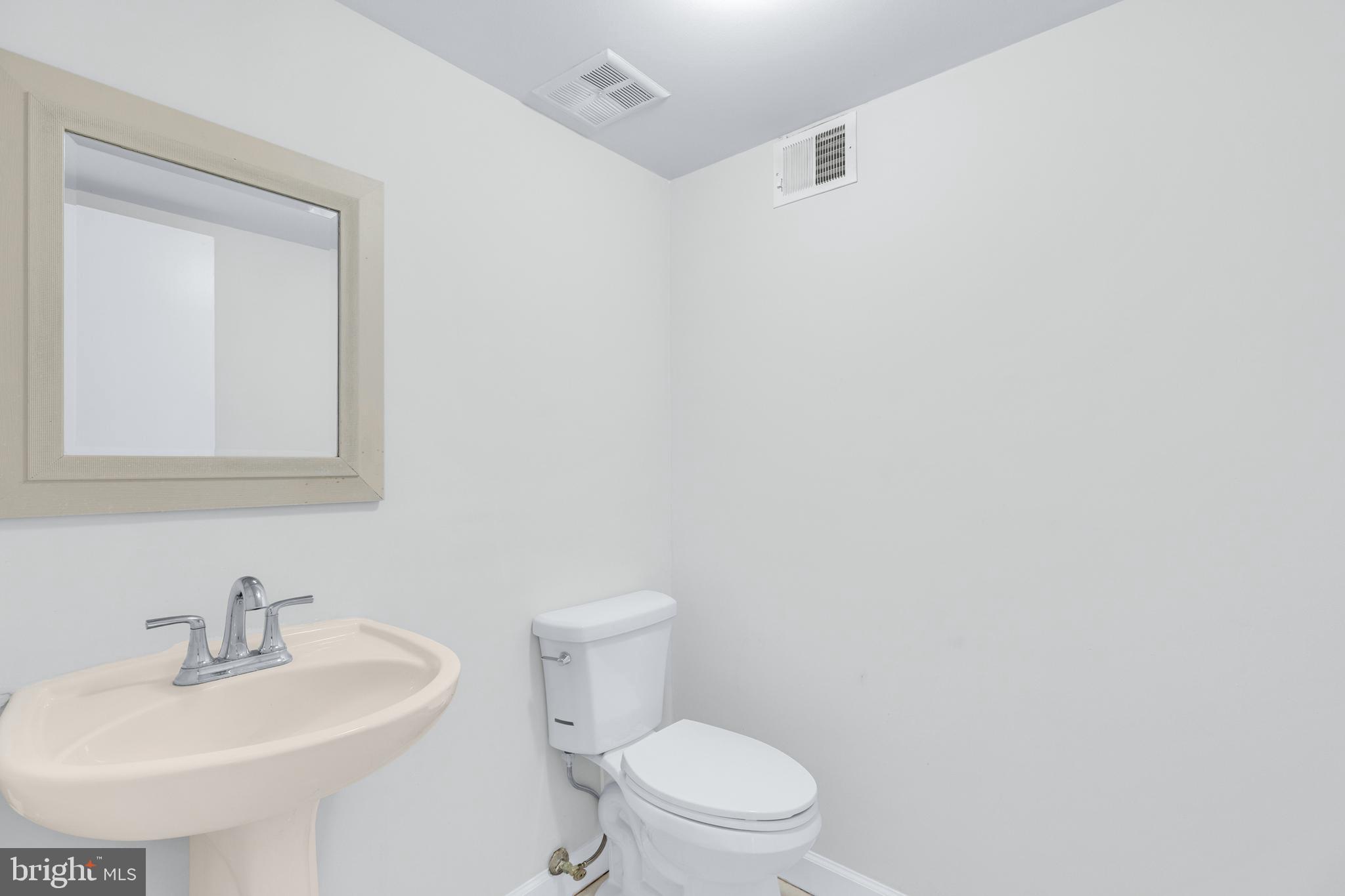 LAKEPOINTE - Residential