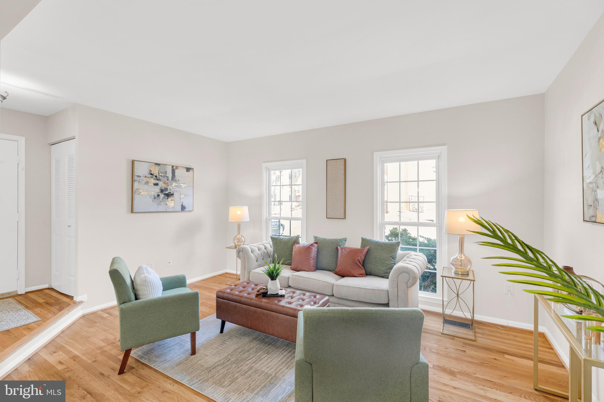 LAKEPOINTE - Residential