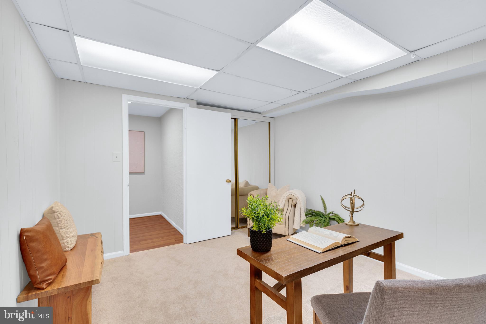 LAKEPOINTE - Residential