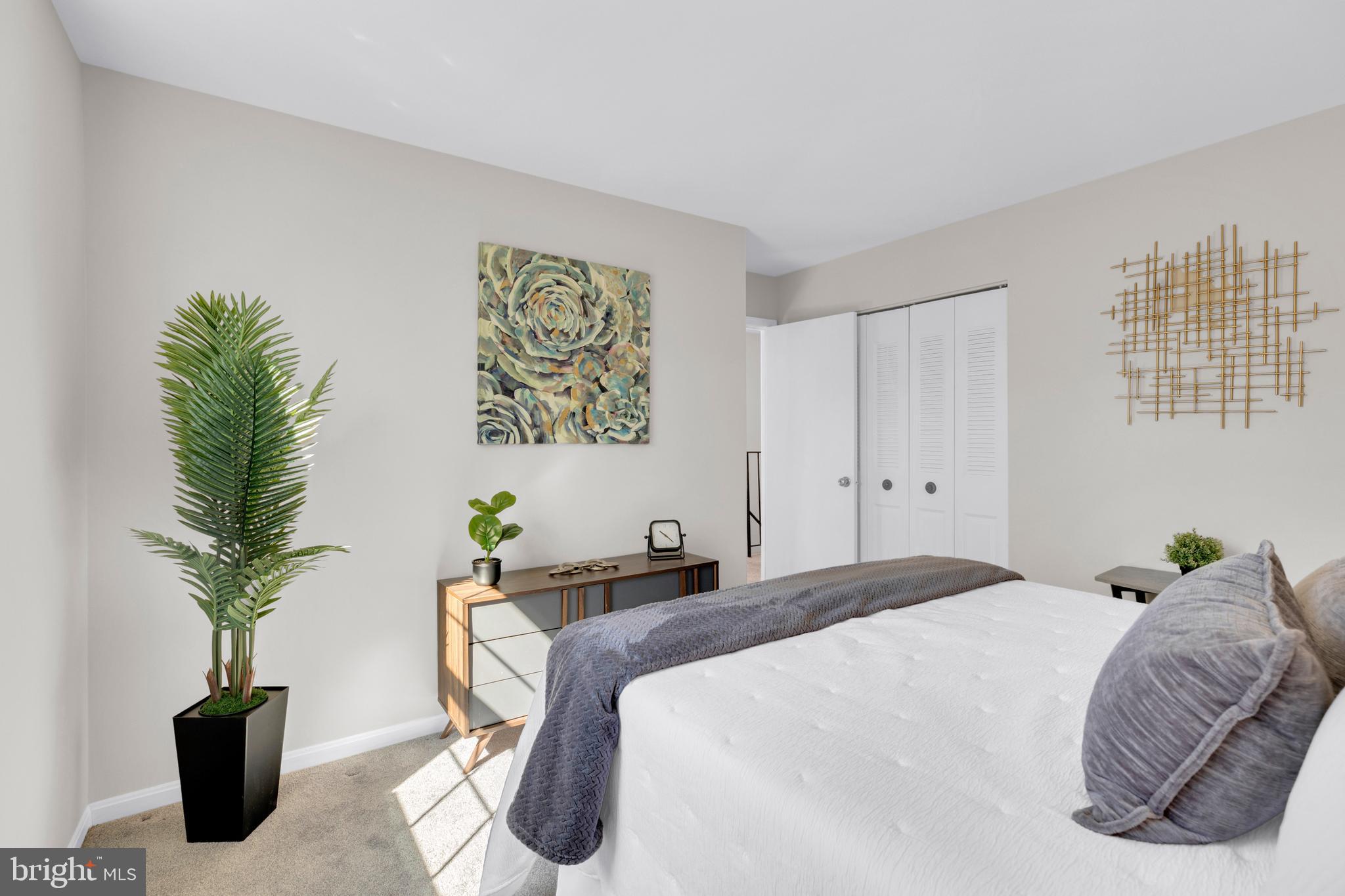 LAKEPOINTE - Residential