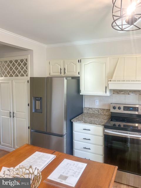 LAKEPOINTE - Residential