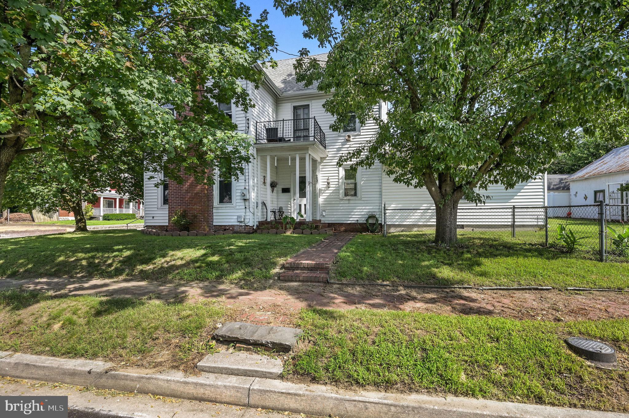 403 N WALNUT STREET