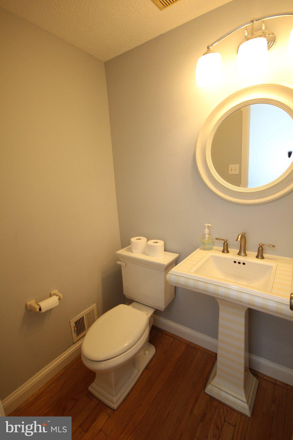 RESTON - Residential