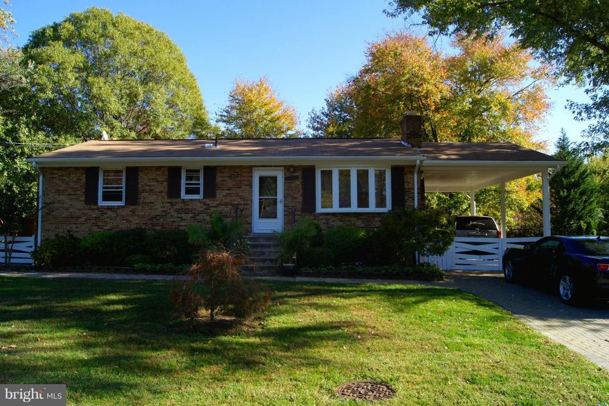 BEAUTIFULLY LANDSCAPED HOUSE THAT FEATURES 5 BED. 2.5 BATH WITH CARPOT AND FINISHED BASEMENT. ENJOY LIVING ON A QUIET NEIGHBORHOOD. SHOW AND SELL!!!