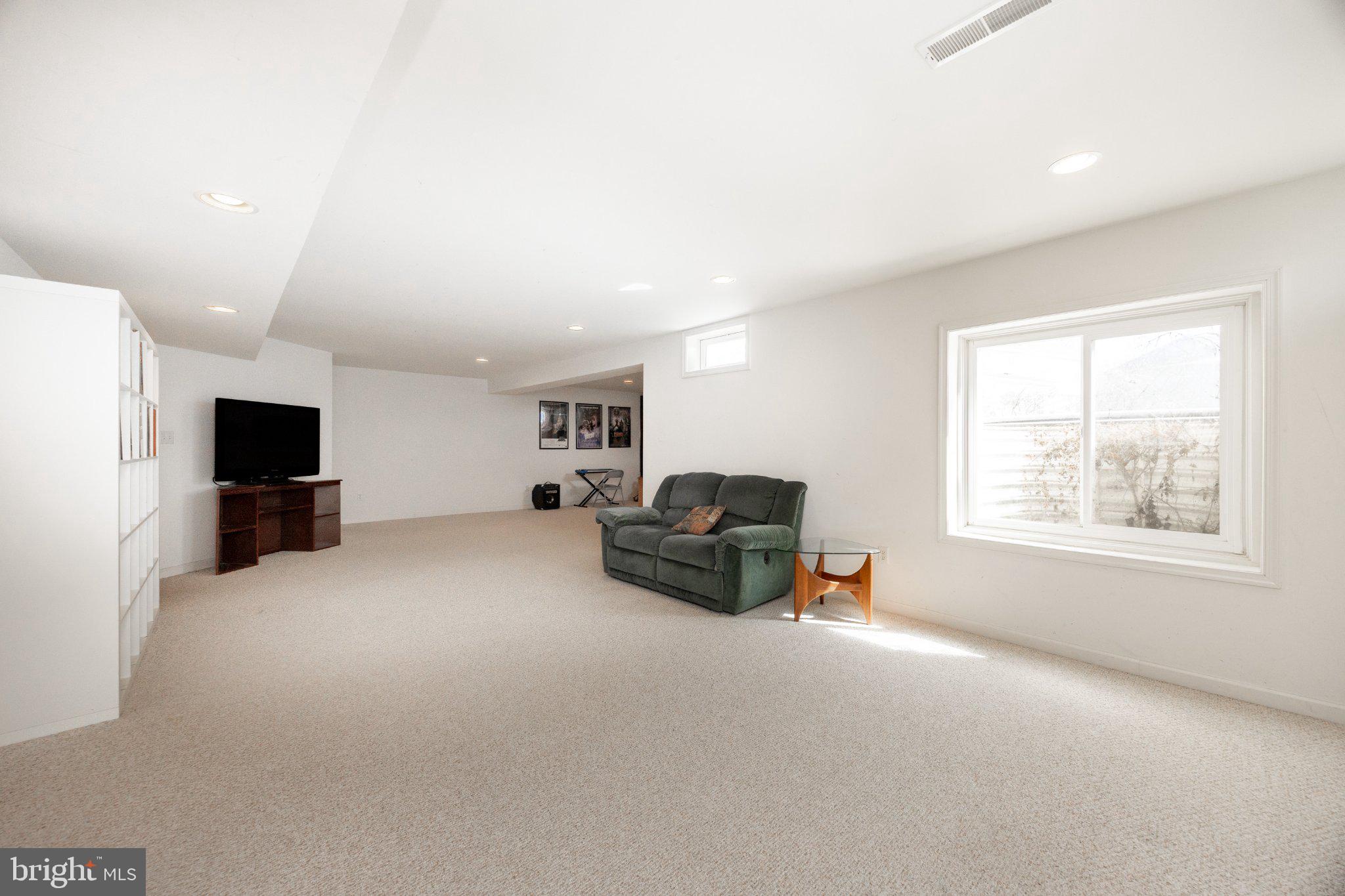 ESTS AT LONDON BROOK - Residential