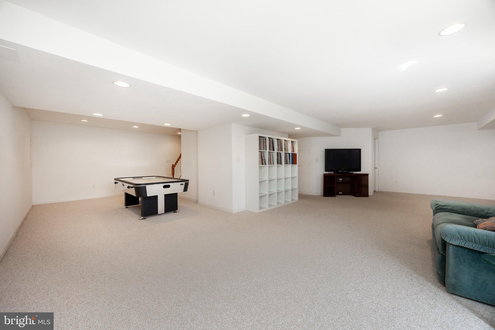 ESTS AT LONDON BROOK - Residential