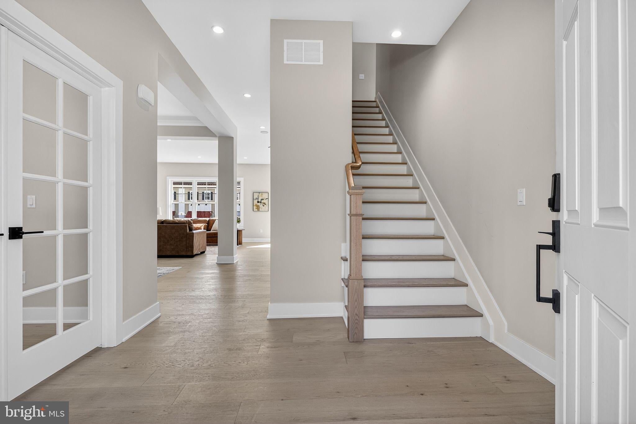 4 ARTHUR LANE