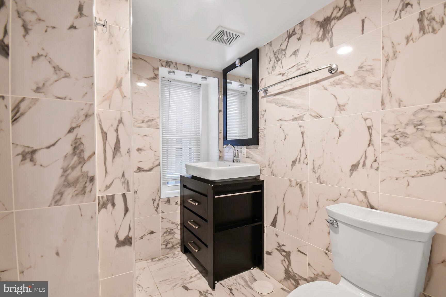 BLOOMINGDALE - Residential Lease