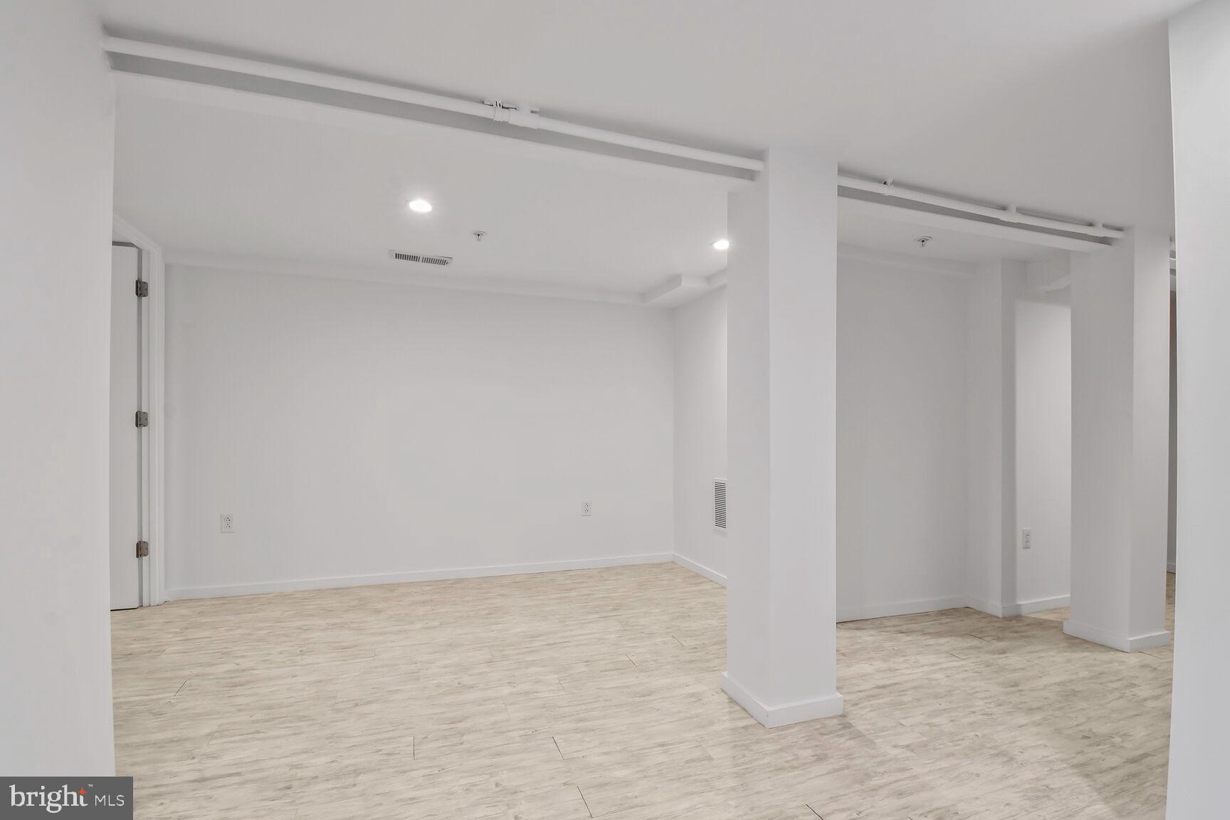 BLOOMINGDALE - Residential Lease