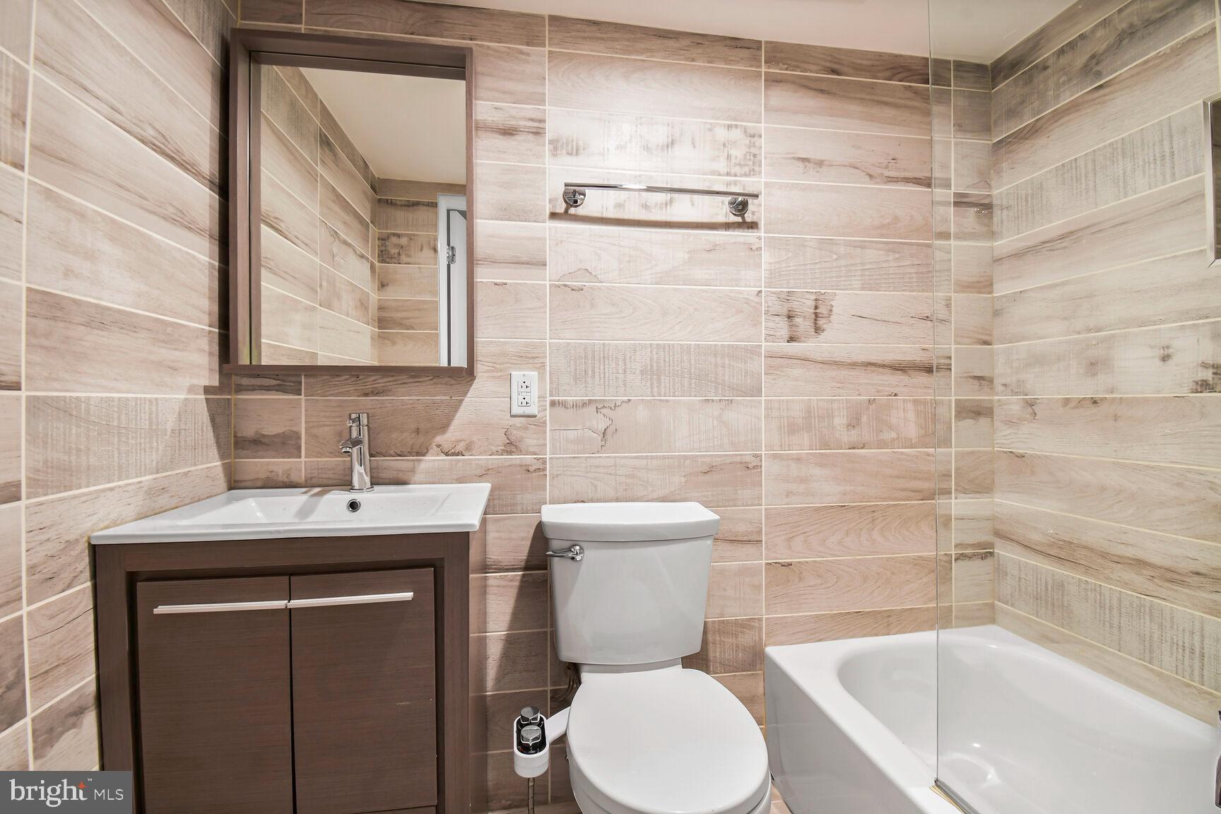BLOOMINGDALE - Residential Lease