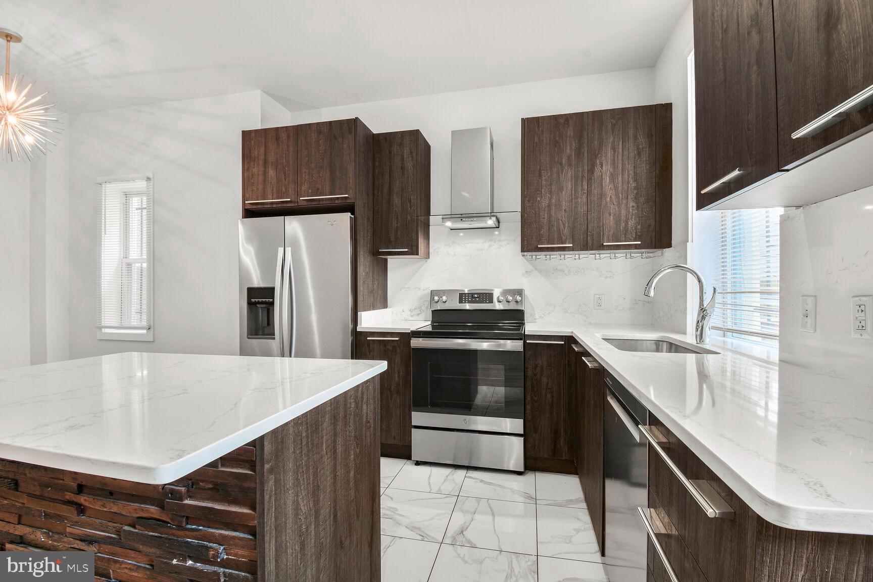 BLOOMINGDALE - Residential Lease