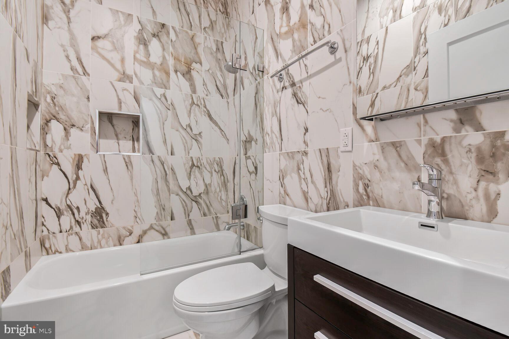 BLOOMINGDALE - Residential Lease