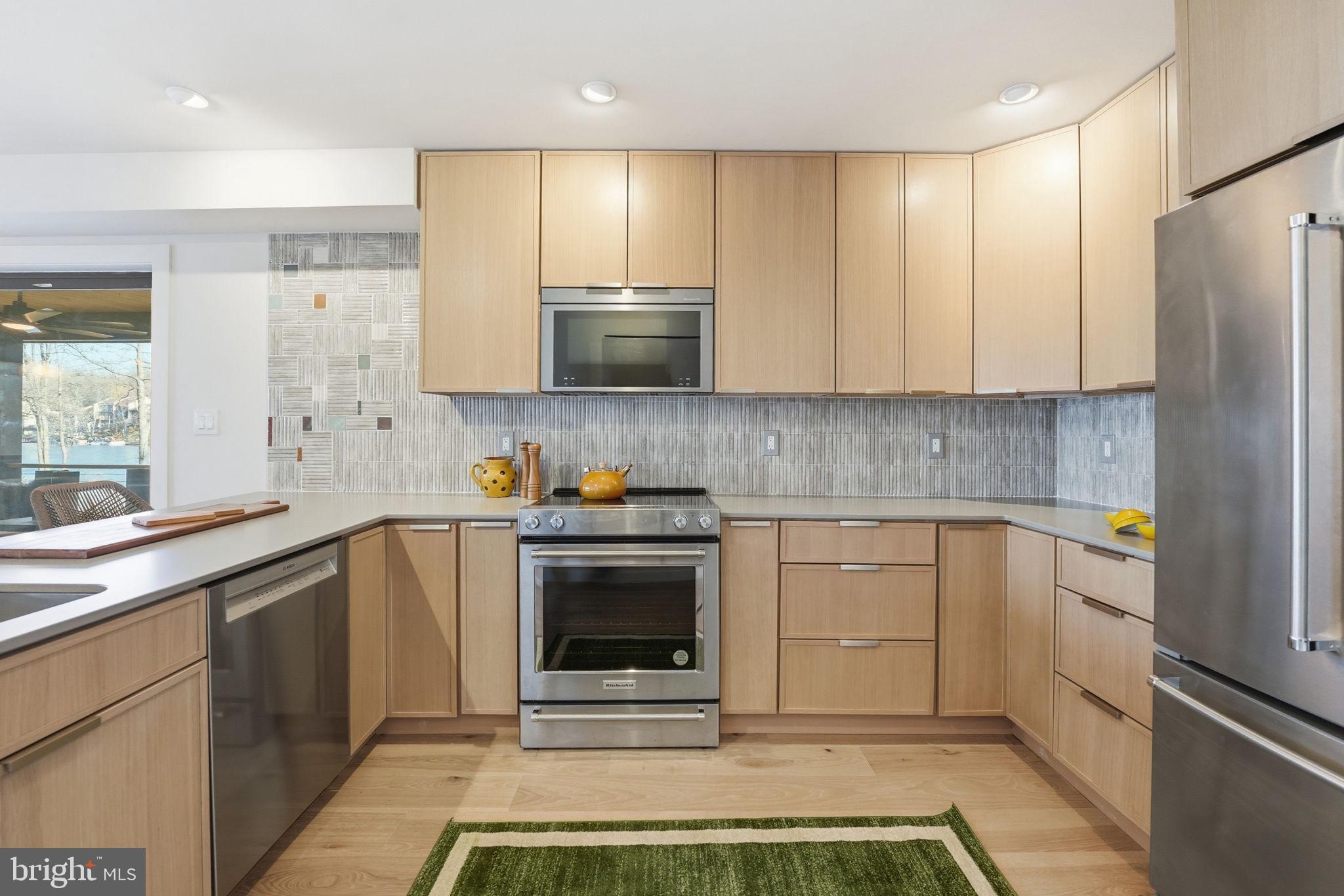 RESTON - Residential