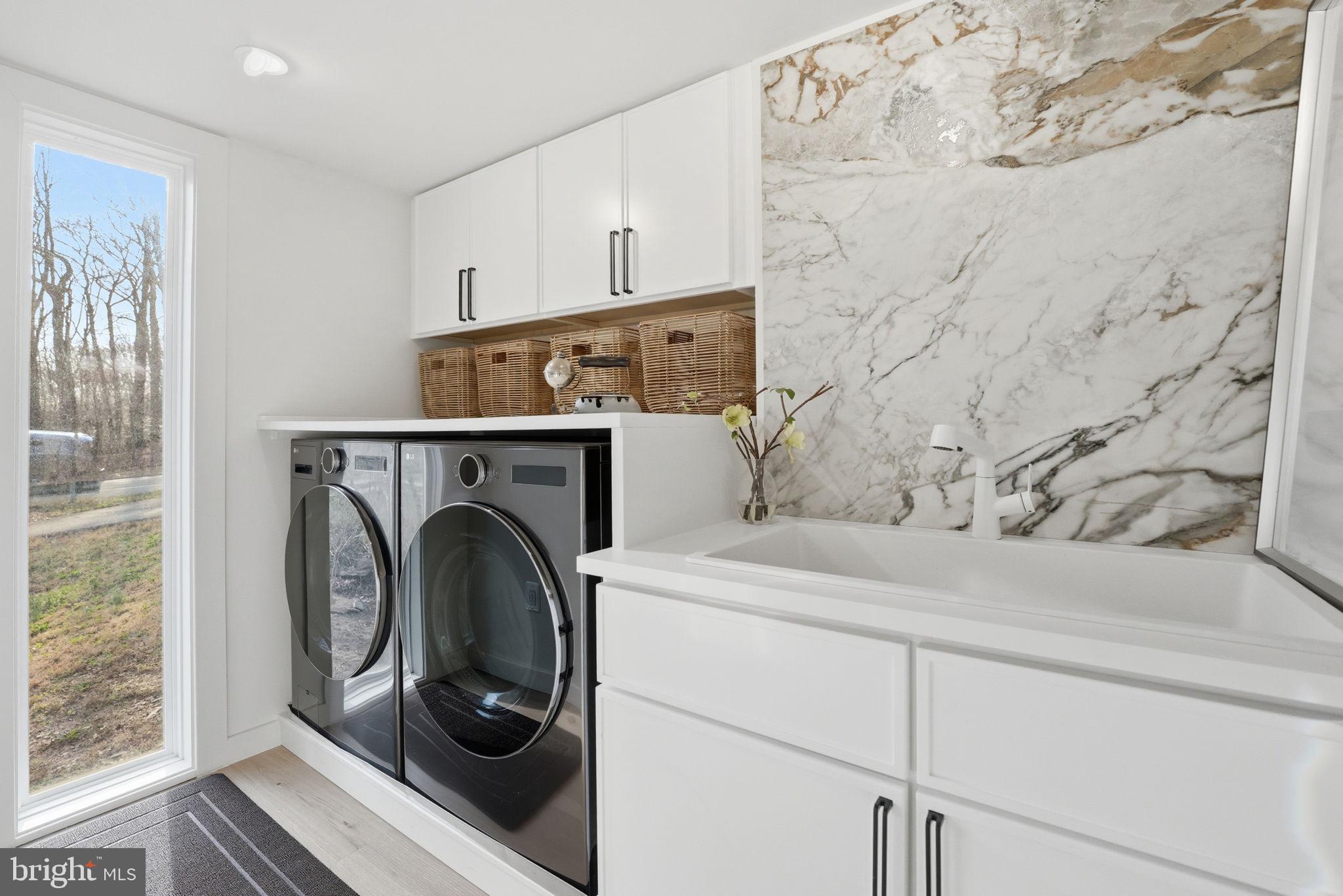 RESTON - Residential