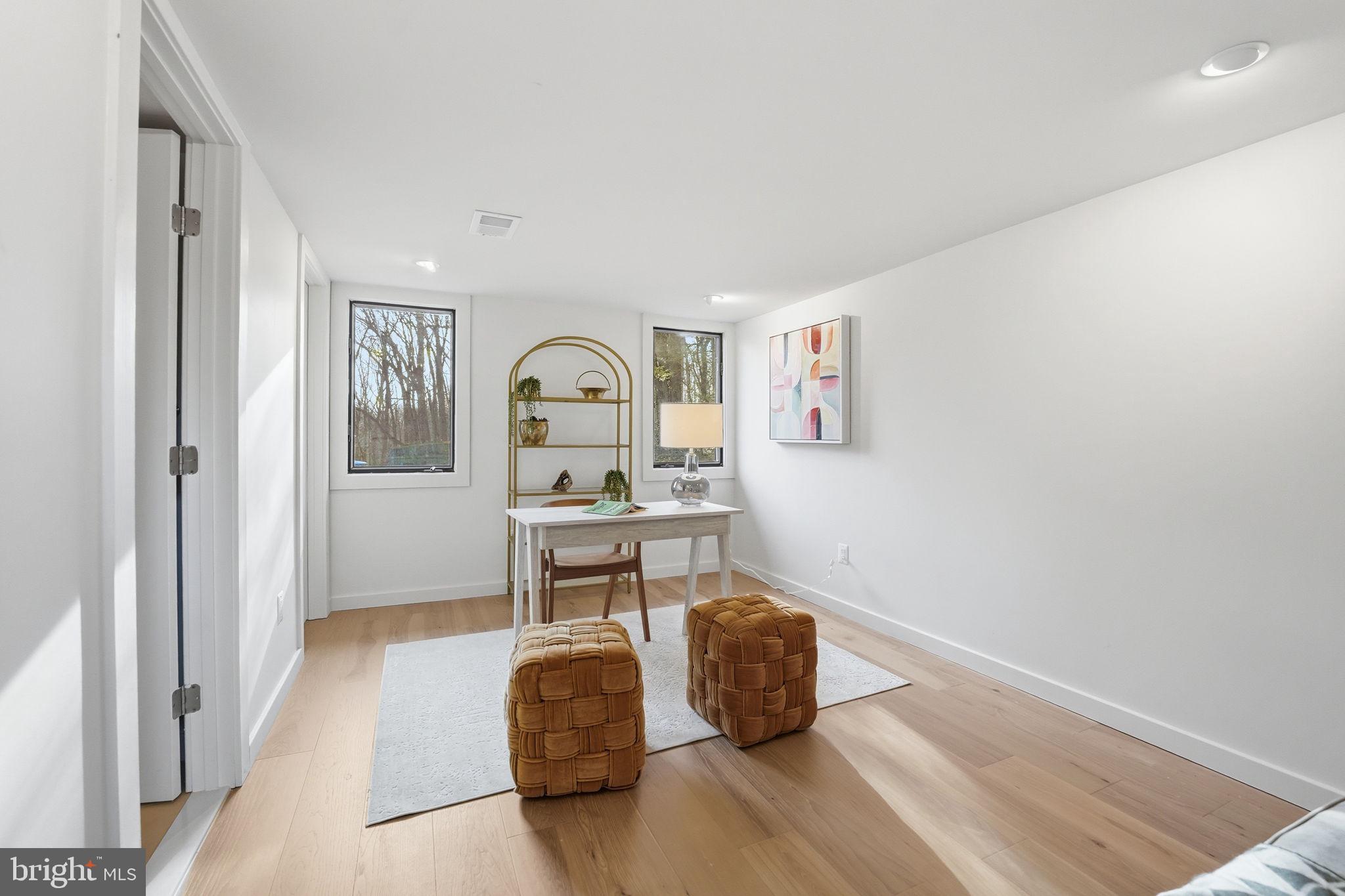 RESTON - Residential