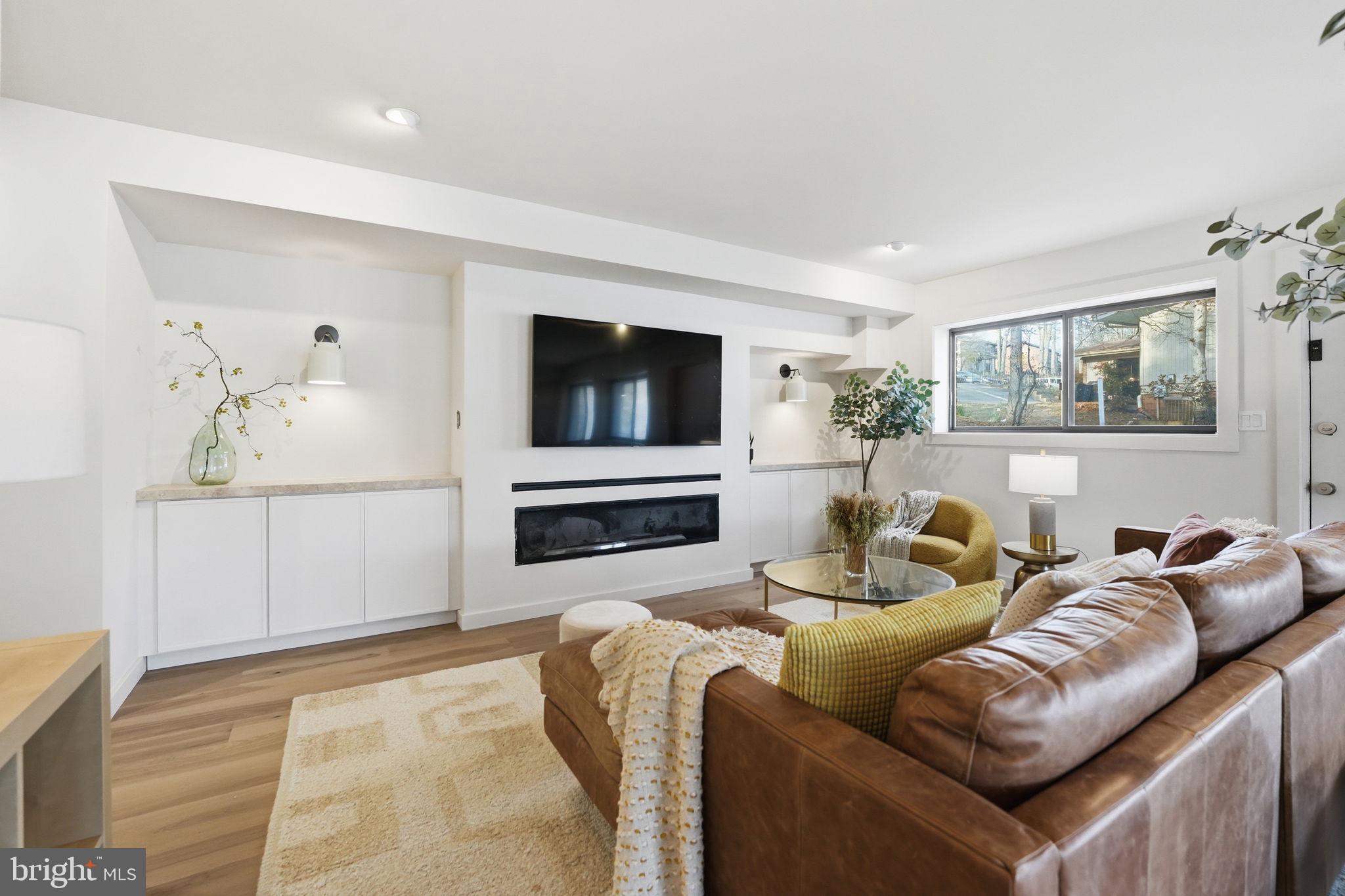 RESTON - Residential