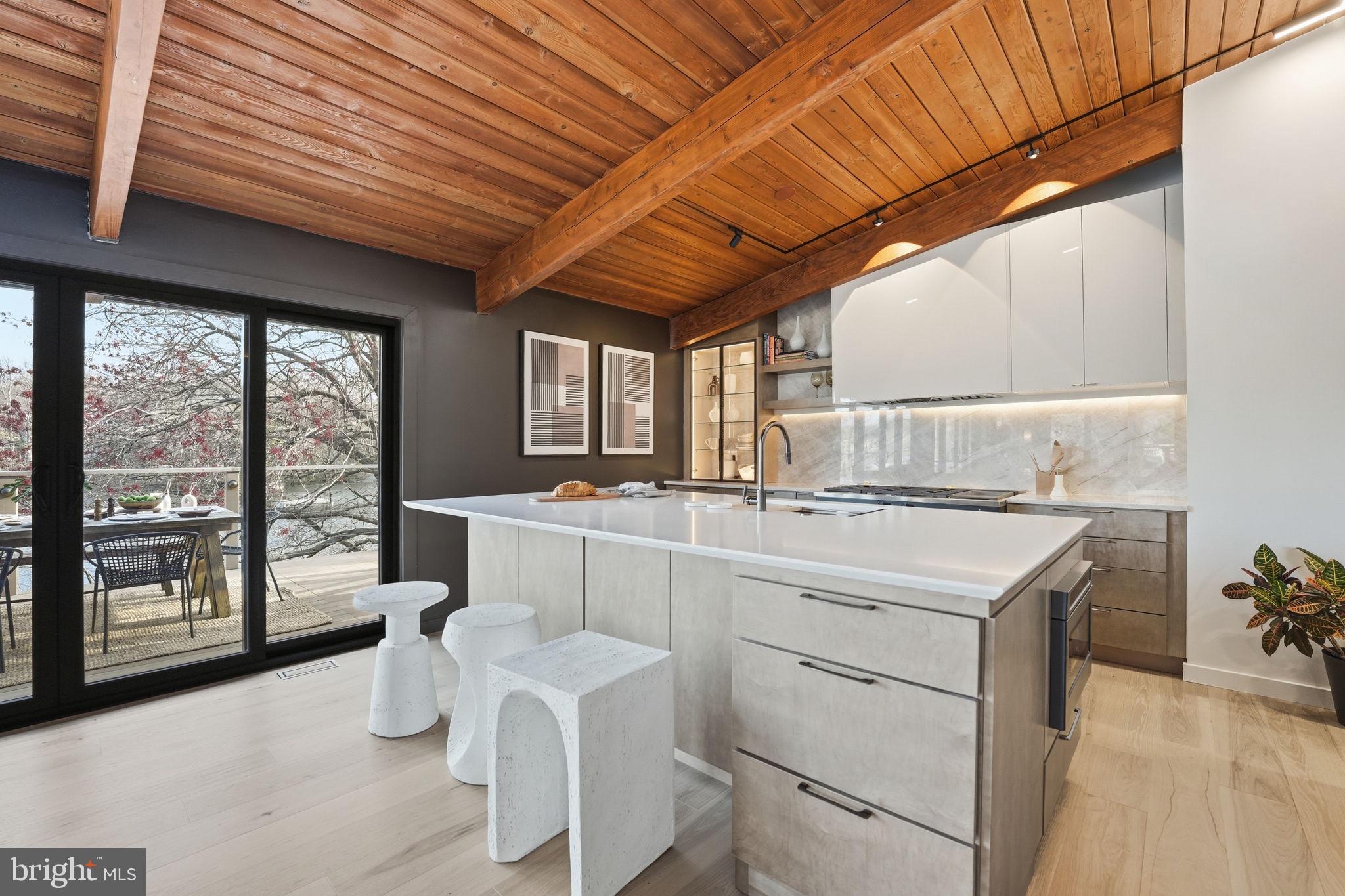 RESTON - Residential