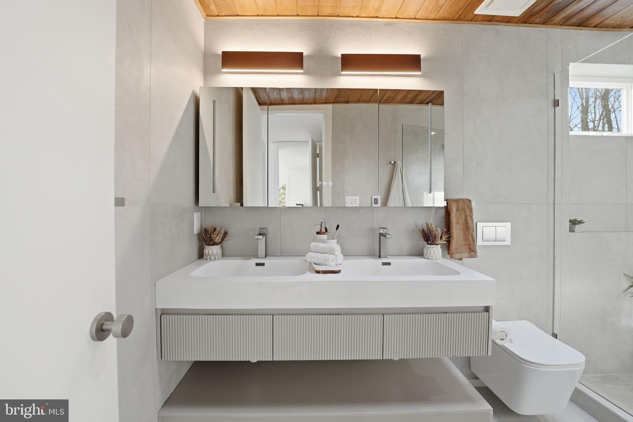 RESTON - Residential